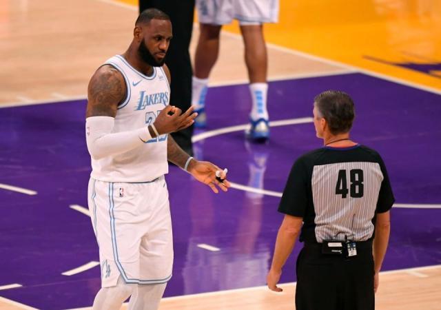 世界杯高清直播平台-疫情下的NBA：球员见到同一名裁判的频率更高了？